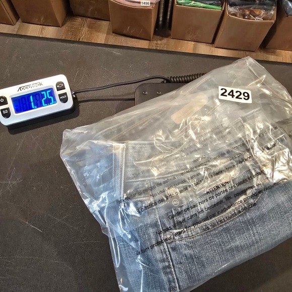 AG Adriano Goldschmied The Tomboy Boyfriend Fit Distressed Jeans Medium Wash - Picture 13 of 13